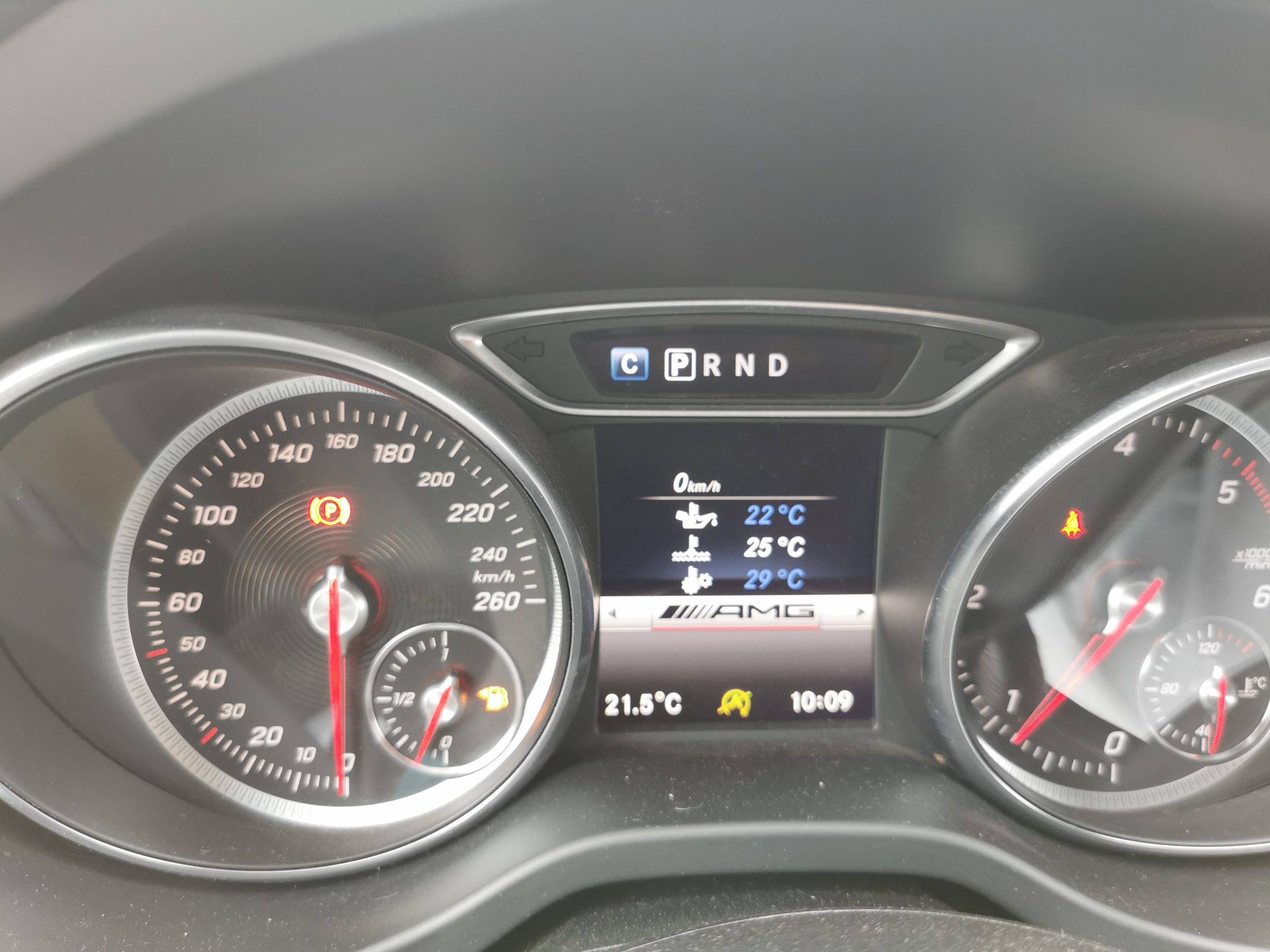 Mercedes CLA 180d SB AMG — foto 10